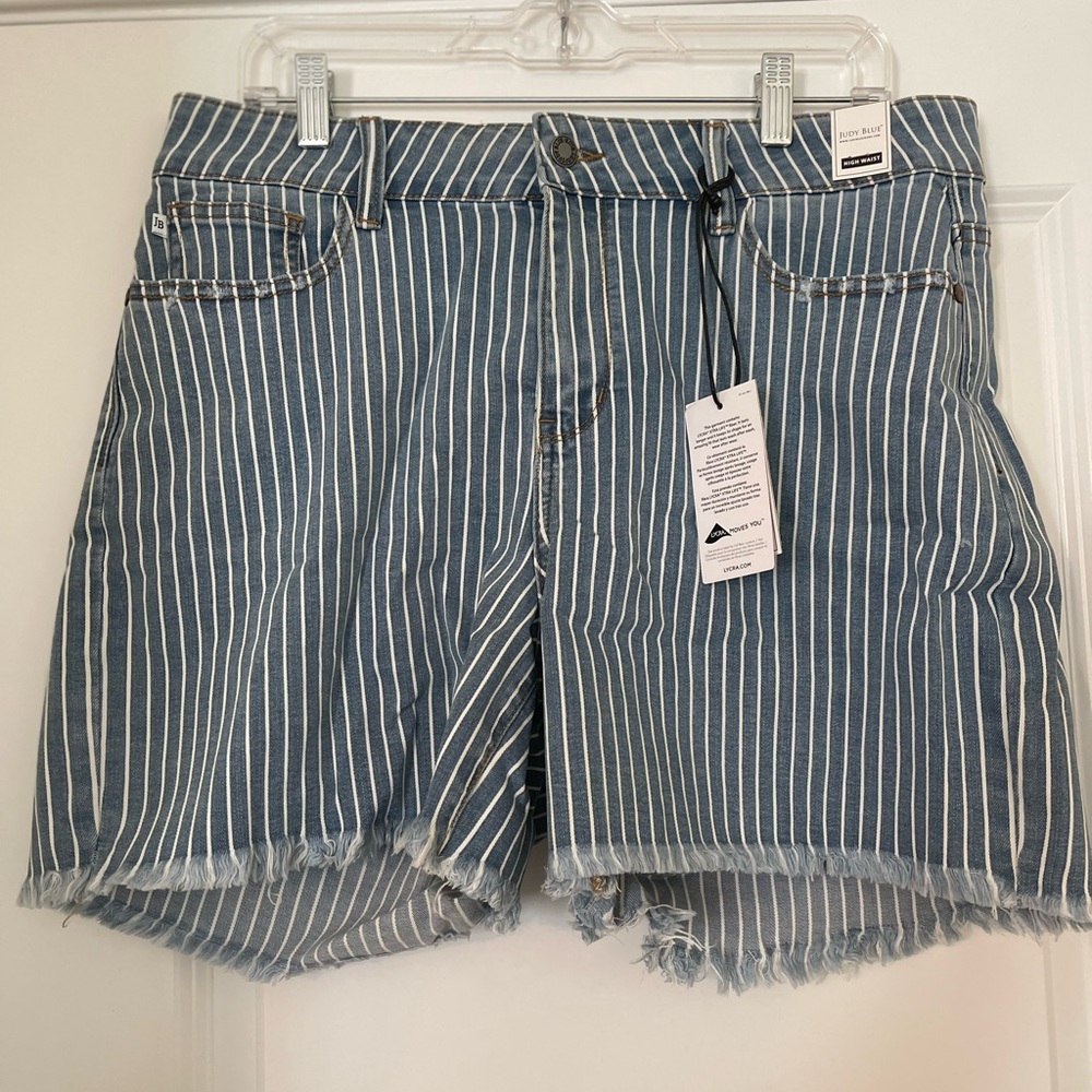 Judy Blue Shorts 1X. JB150027. NWT